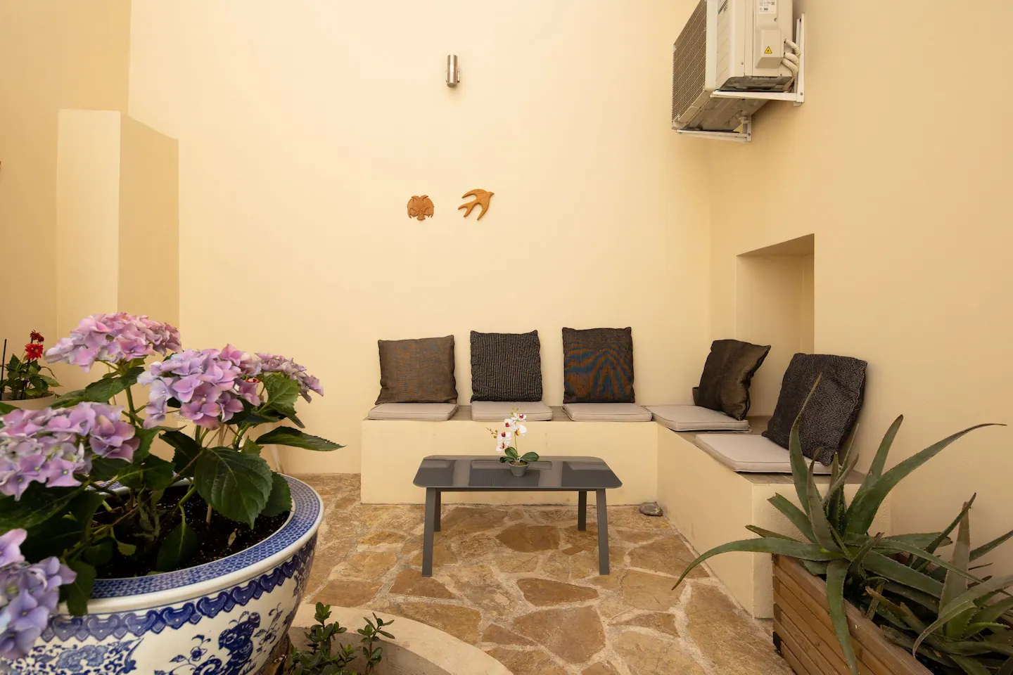 “Crete” Keramikos studio next to Acropolis