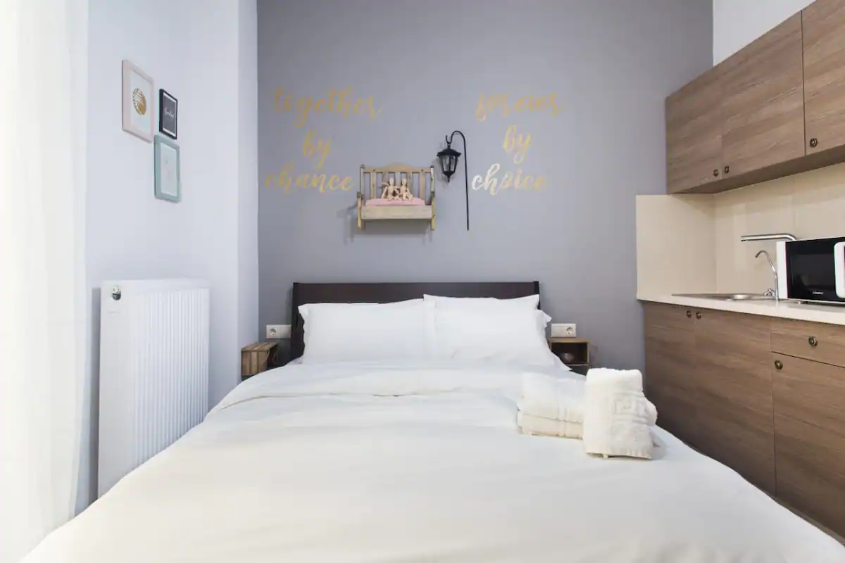 A comfortable small studio nearby Acropolis 201