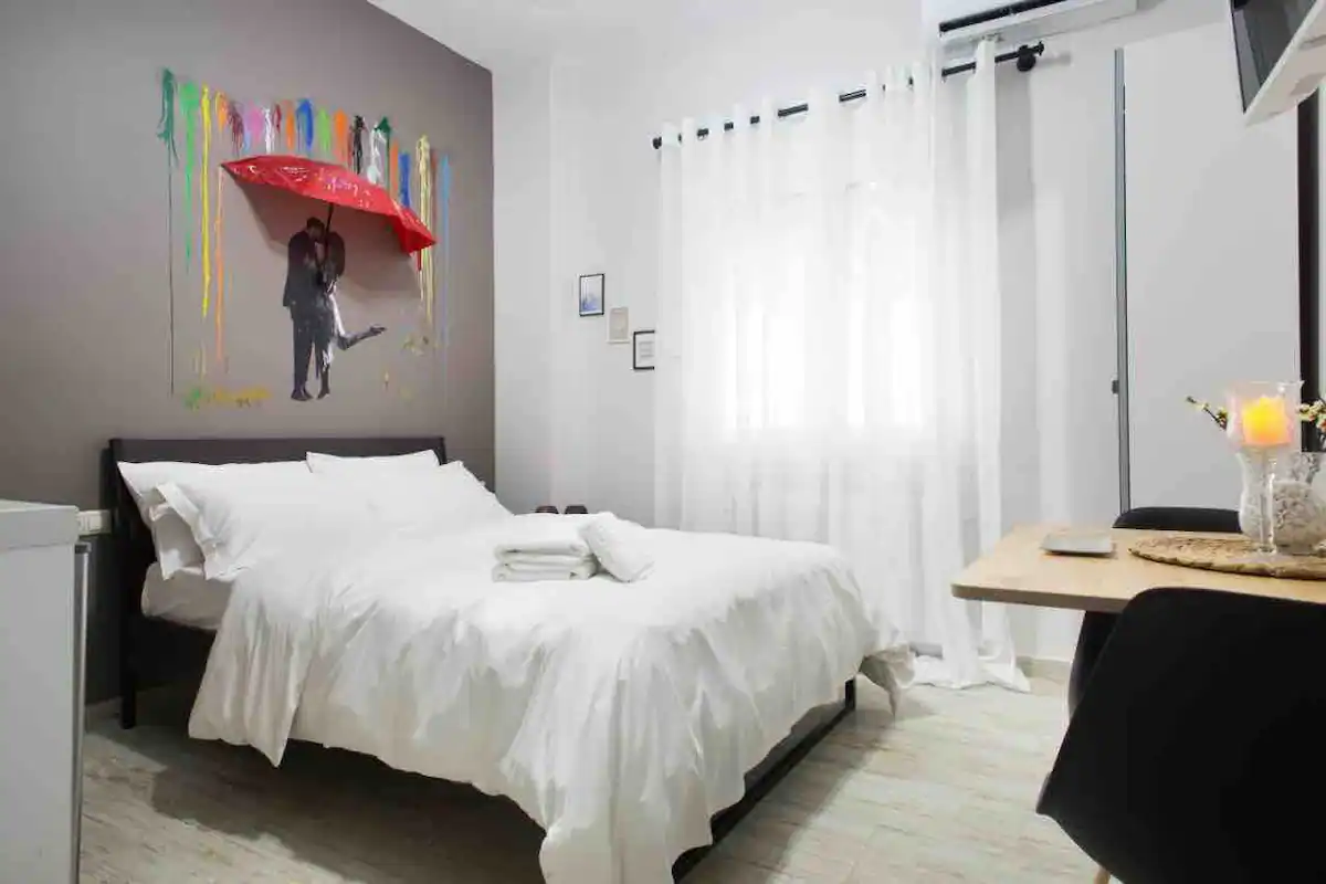 A comfortable small studio nearby Acropolis 202