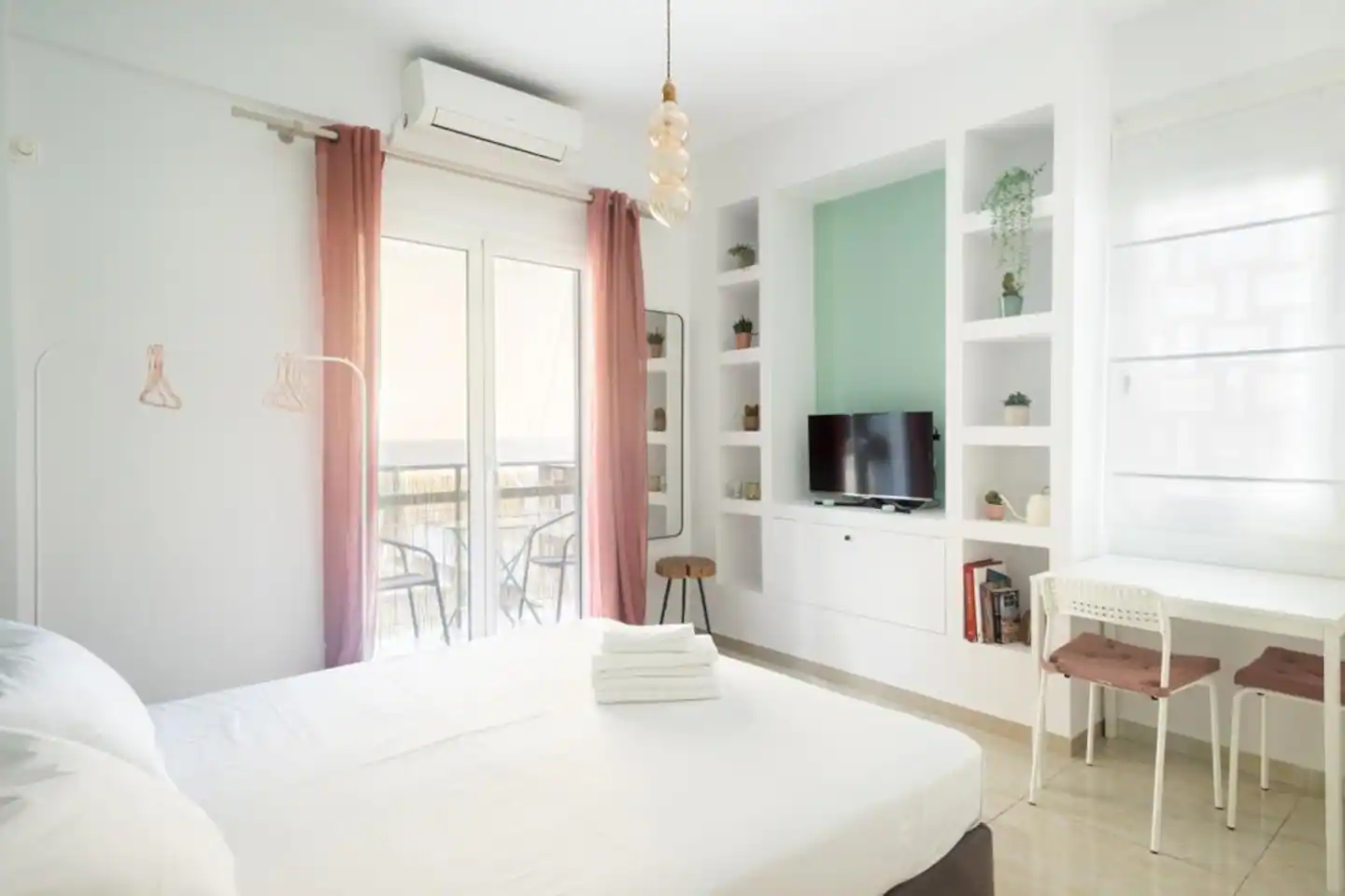 Cozy studio in a trendy area near the Acropolis